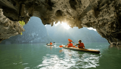 Hang Luồn Hạ Long - Trải Nghiệm Chèo Kayak Khám Phá Kỳ Quan