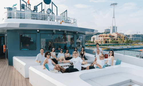 Tour Vịnh Hạ Long 1 Ngày Trên Du Thuyền Saquila - Thăm Hang Sửng Sốt