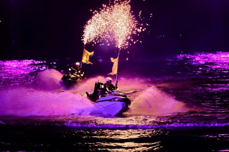 dat-ve-show-jetski-cat-ba-ban-giao-huong-dao-xanh.jpg