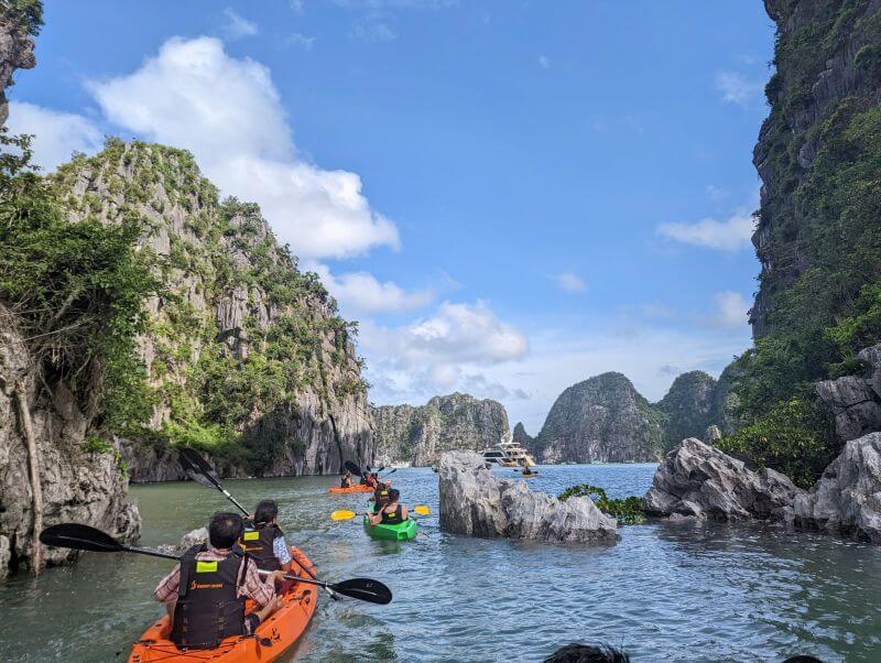 cheo-kayak-vinh-lan-ha-cat-ba.jpg