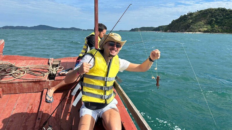 Tour c&acirc;u c&aacute; C&ocirc; T&ocirc;