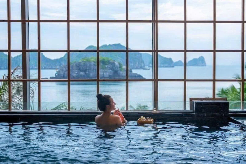 Bể bơi vô cực Resort 5 sao Cát Bà