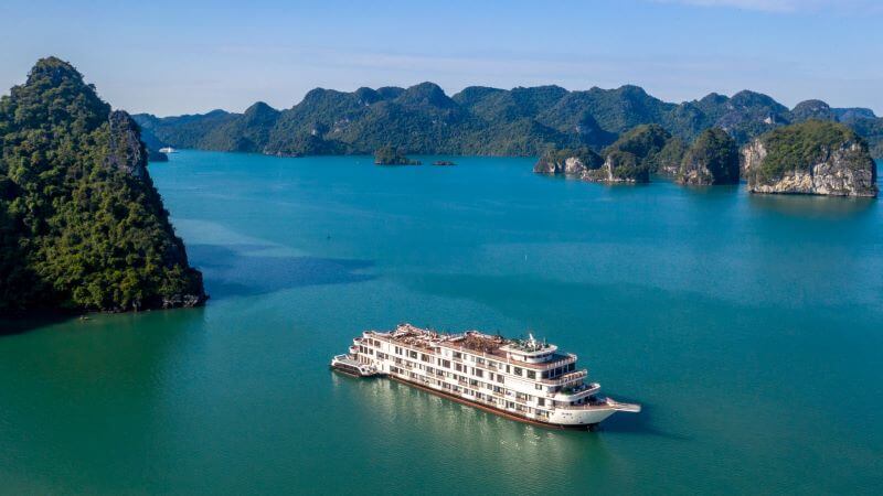 top-sieu-du-thuyen-6-sao-vinh-ha-long.jpg