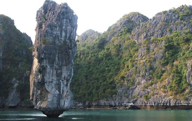 hon-but-vinh-lan-ha.jpg