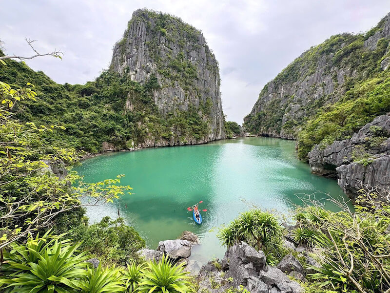 Hồ Ba Hầm - Vịnh Hạ Long 