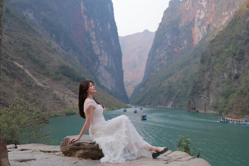 Hẻm Tu Sản - sông Nho Quế