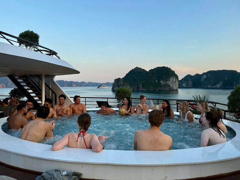 du thuyền Oasis Bay Party cruise 3