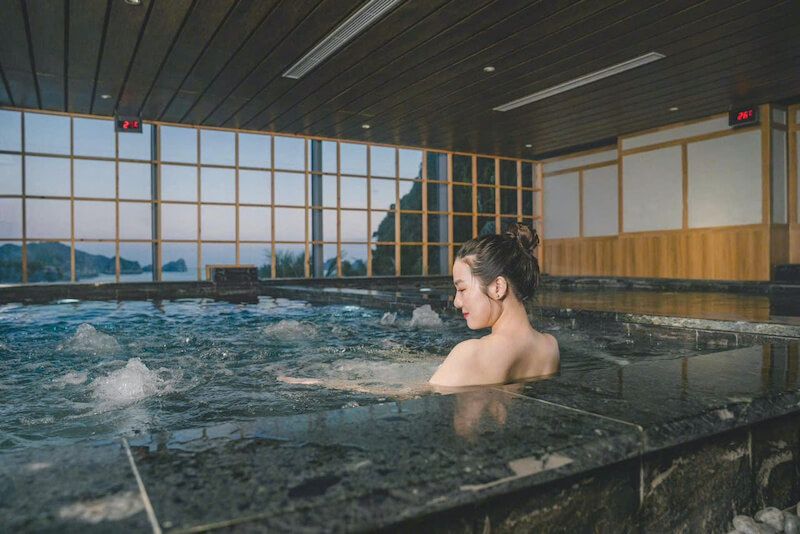 Onsen Cat Ba