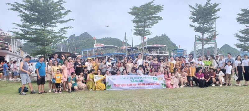 tour-vinh-lan-ha-duoc-yeu-thich-co-review-thuc-te.jpg