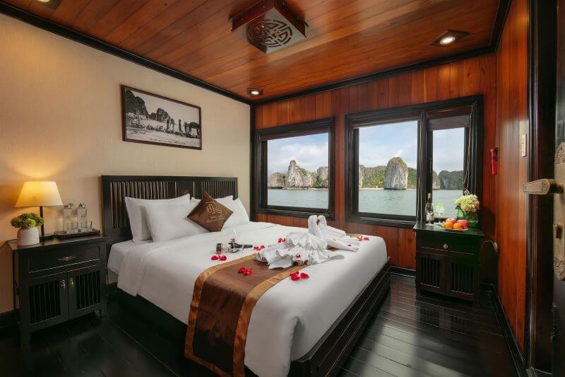 du-thuyen-ruby-4-sao-ha-long-trai-nghiem-van-hoa-doc-dao.jpg