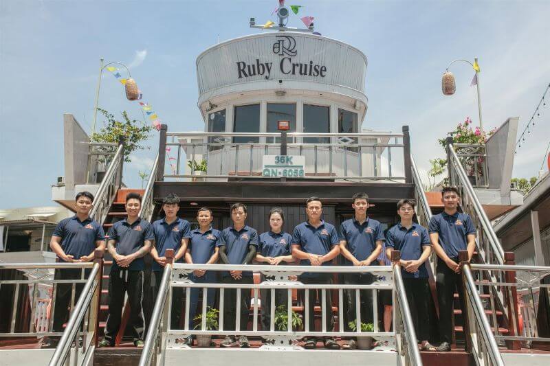 du-thuyen-ruby-4-sao-ha-long-trai-nghiem-van-hoa-doc-dao.jpg