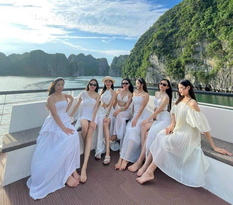 kinh-nghiem-chong-say-song-khi-di-vinh-lan-ha.jpg