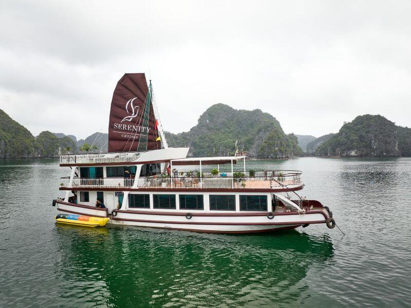 du-thuyen-serenity-premium-4-sao-tron-ngay-thu-gian-va-kham-pha-vinh-lan-ha.jpg