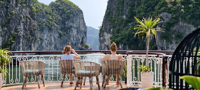 du-thuyen-serenity-premium-4-sao-tron-ngay-thu-gian-va-kham-pha-vinh-lan-ha.jpg