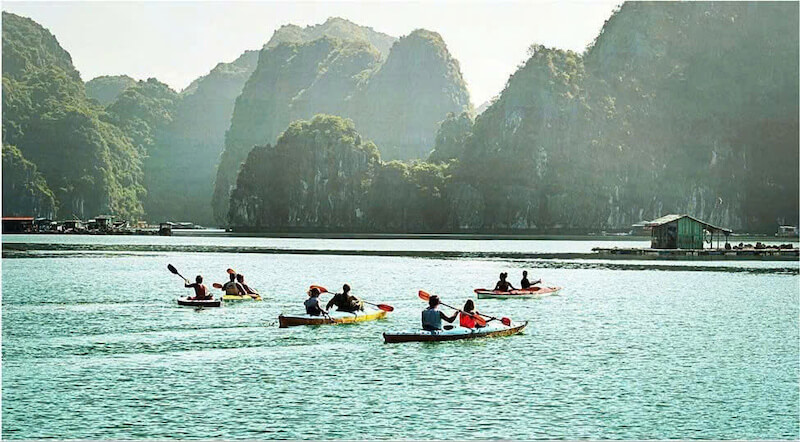 Chèo kayak tại Trà Báu
