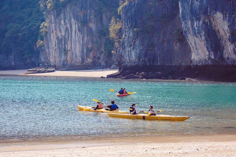 Ba Tr&aacute;i Đ&agrave;o beach 