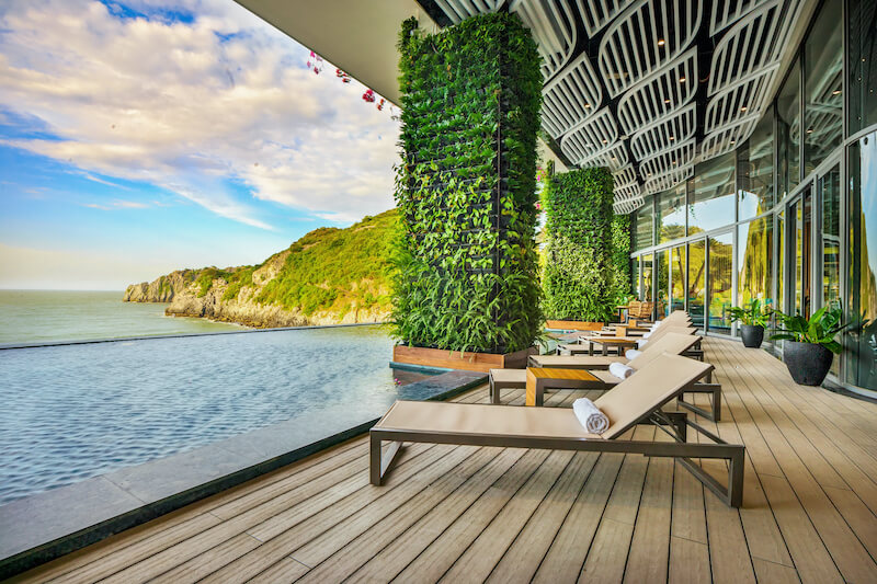 Top 7 kh&aacute;ch sạn bể bơi C&aacute;t B&agrave; 5