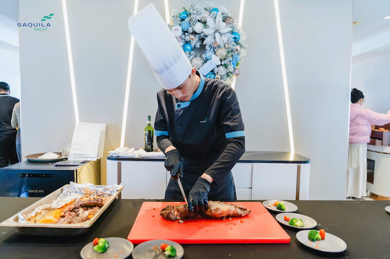 Bữa trưa Semi buffet trên du thuyền 5 sao