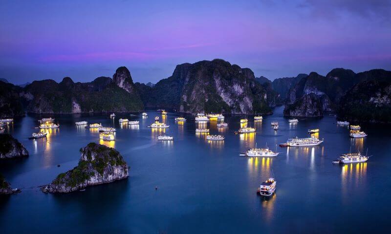 vinh-ha-long-huyen-thoai-bien-xanh-va-bi-an-nghin-dao-da.jpg
