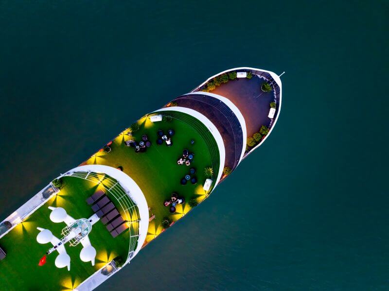 venus-cruise-5-sao-du-thuyen-nghi-duong-cao-cap-vinh-lan-ha.jpg