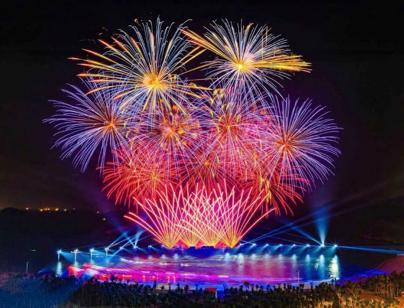 review-show-jetski-cat-ba-ban-giao-huong-dao-xanh-bung-no-cam-xuc.jpg