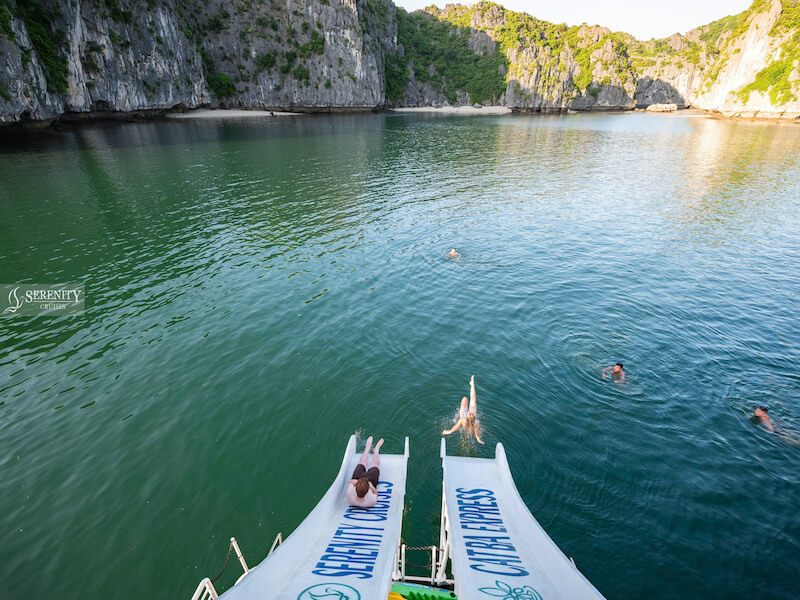 Du thuyền Serenity Cát Bà