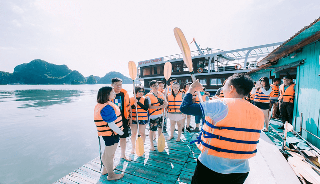 Tour vịnh Lan Hạ -chèo kayak